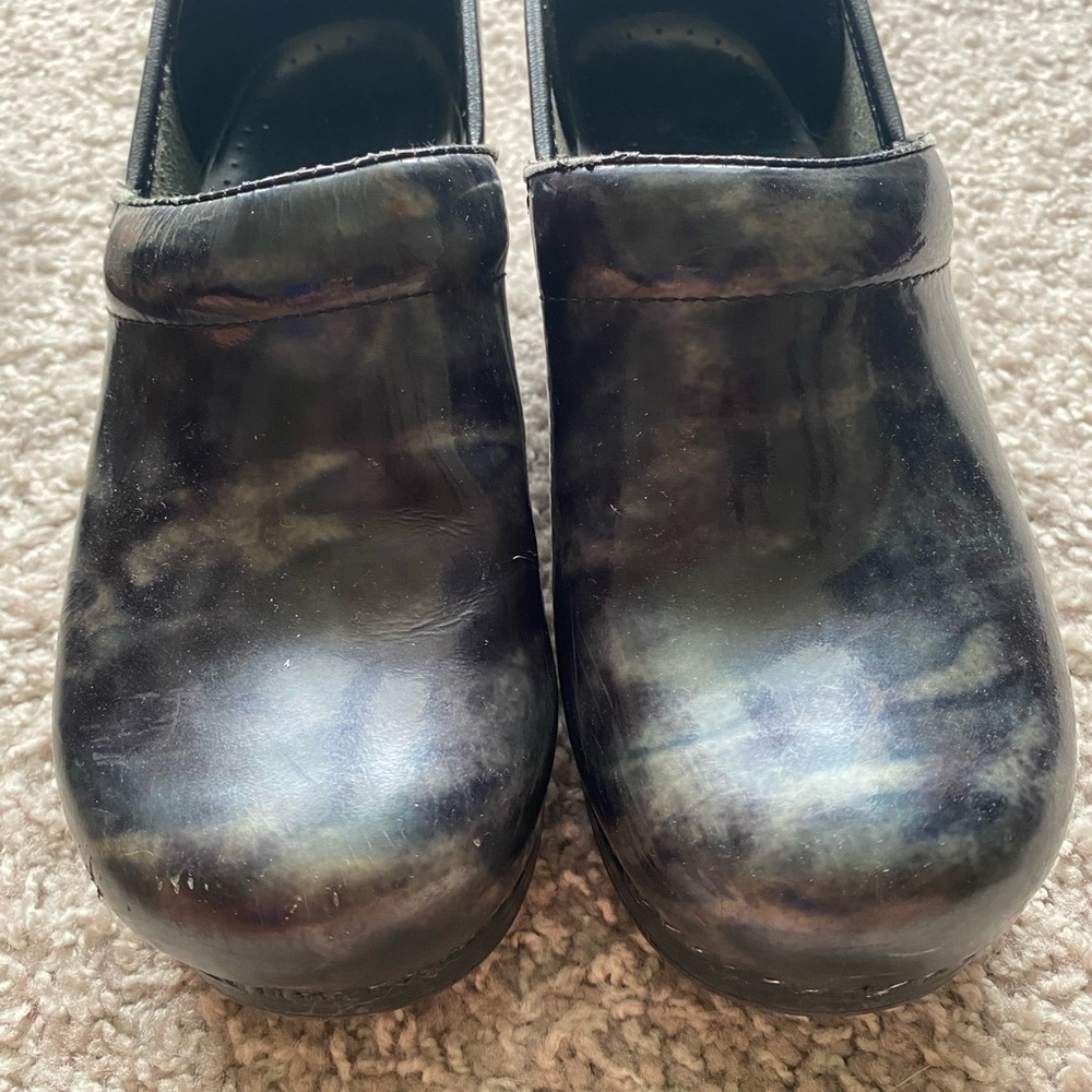 Women’s dansko clogs